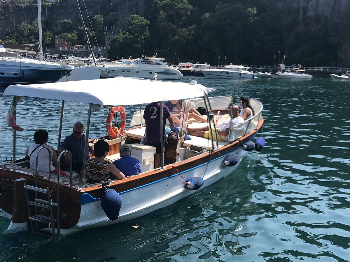 Sorrento Coast Boat Tour & Swim Stop